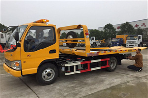 如皋哪里有拖车服务