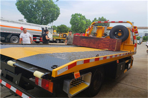 如皋附近拖车电话号码服务