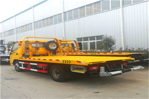 如皋附近拖车救援搭电